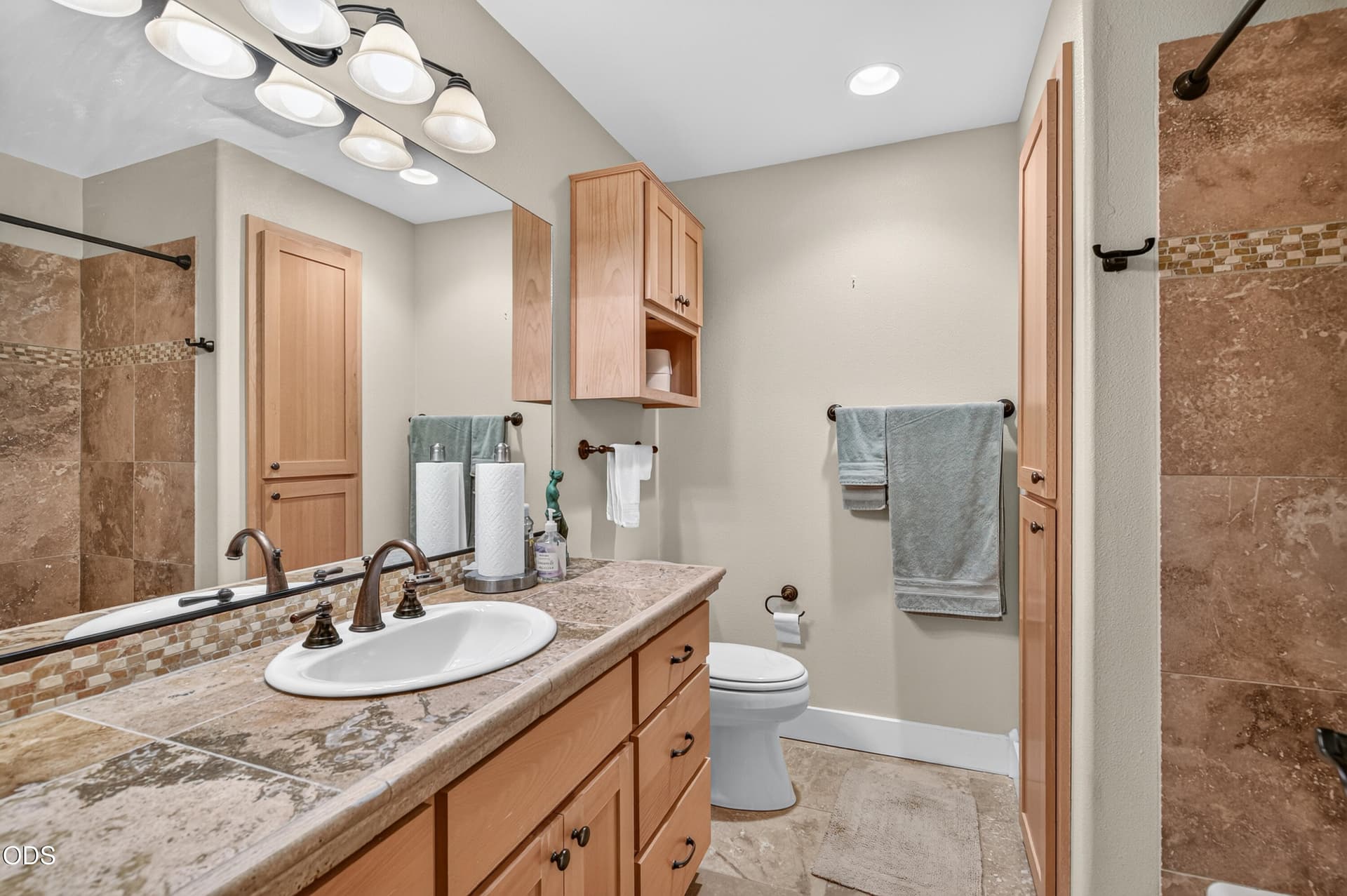 9R9A0870. Photo 3 of 28, 608 Fair Oaks Court, Ashland, OR 97520