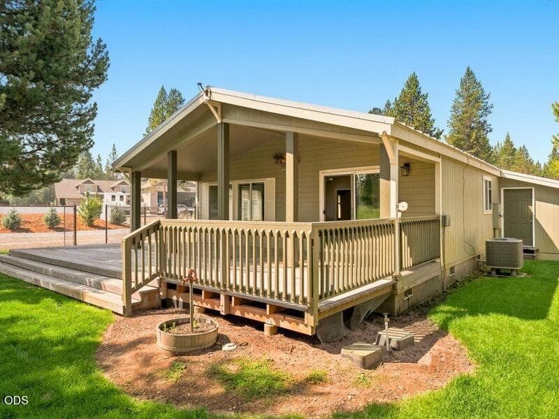 35-Exterior. Photo 2 of 51, 53160 Bridge Drive, La Pine, OR 97739