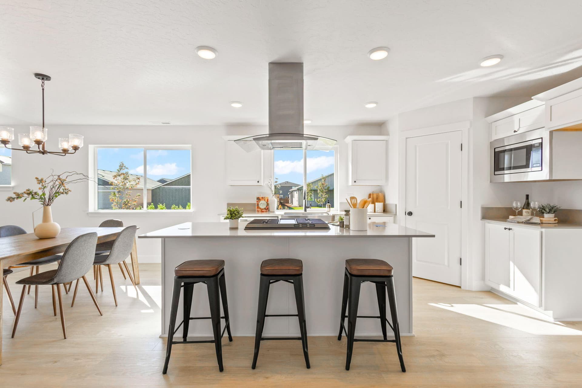 Aspen Kichen. Photo 3 of 23, 803 NE Discovery Loop Unit Lot 164, Prineville, OR 97754