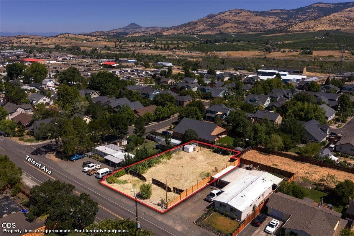 02-DJI_20260803113436_0001_D - LINES. Photo 3 of 13, 1019 Talent Avenue, Talent, OR 97540