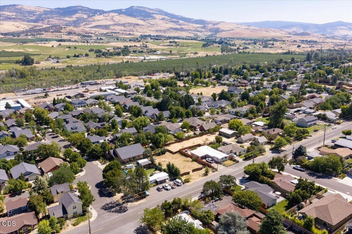 07-DJI_20260803113517_0007_D. Photo 5 of 13, 1019 Talent Avenue, Talent, OR 97540