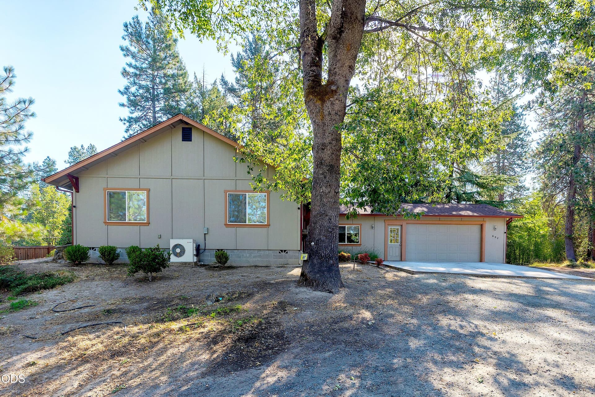0R1A5237b_38b_39b_40b_41b. Photo 3 of 30, 697 Jaynes Drive, Grants Pass, OR 97527