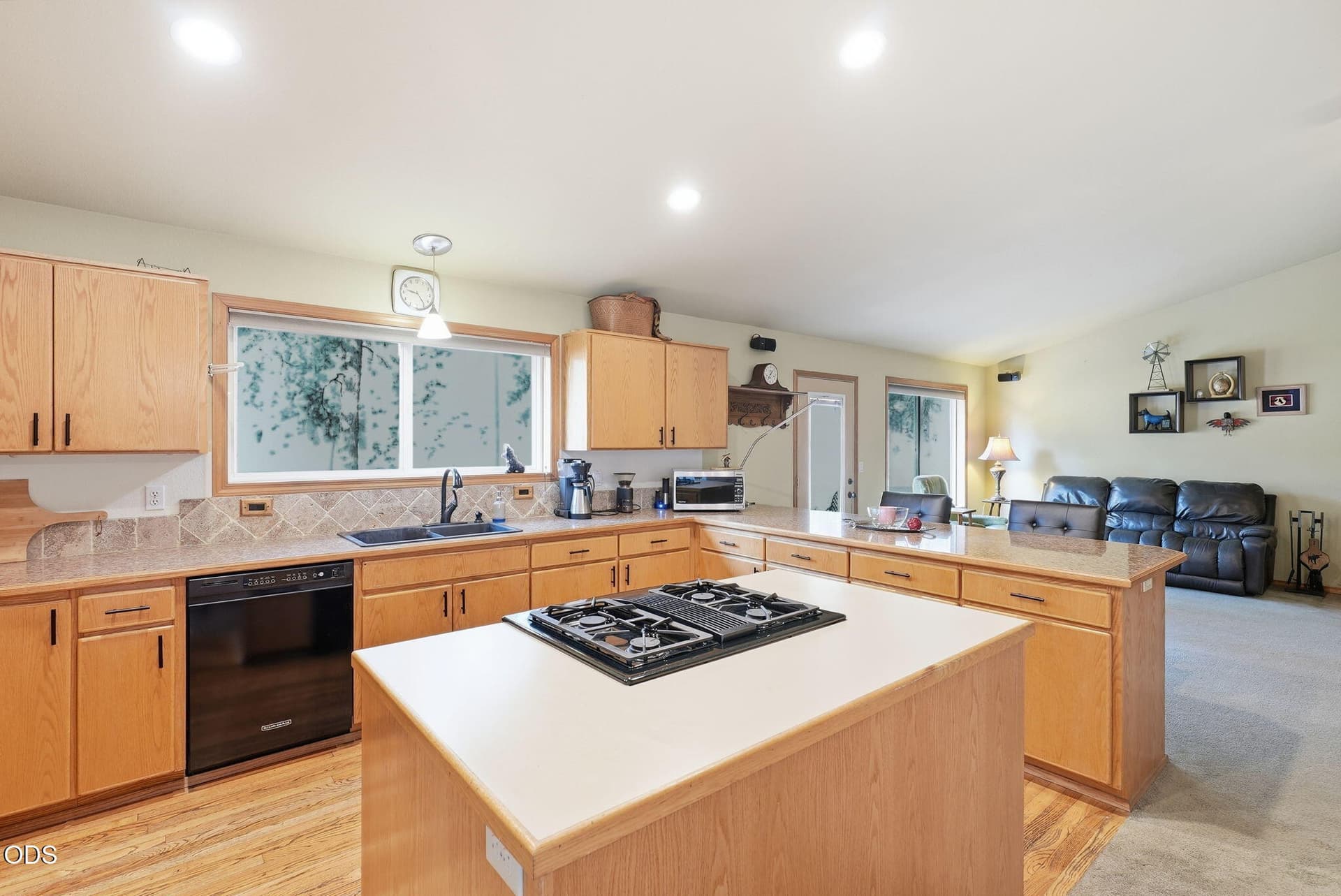13-web-or-mls-Riley_Visuals_013. Photo 4 of 48, 69341 Silver Spur, Sisters, OR 97759