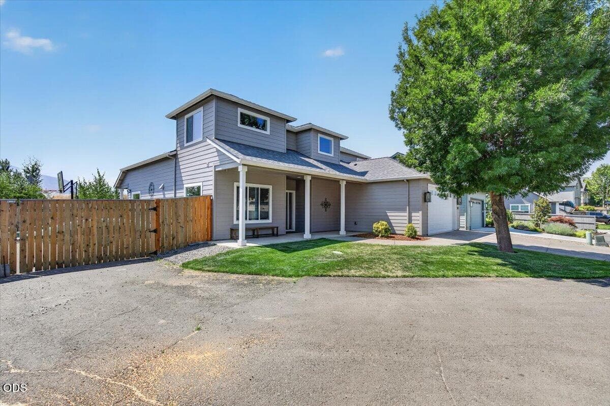 05-5. Photo 4 of 53, 232 Willow Springs Drive, Talent, OR 97540