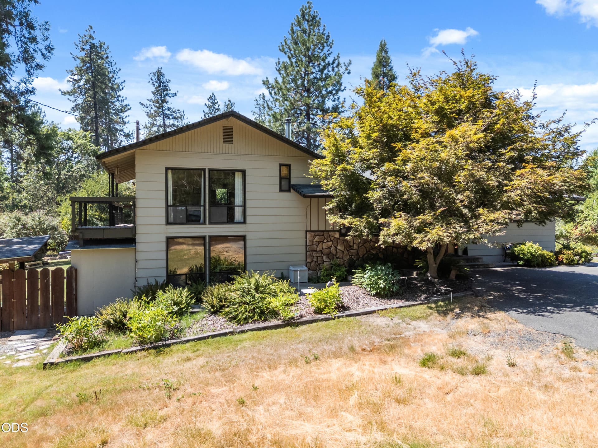 3044 Elk Lane. Photo 2 of 41, 3044 Elk Lane, Grants Pass, OR 97527