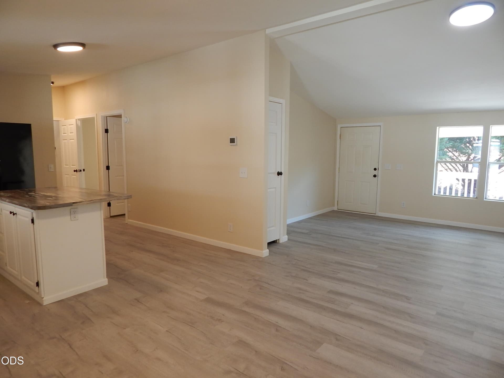 From dining to front door. Photo 5 of 24, 21 Brophy Way Unit UNIT 23, Shady Cove, OR 97539