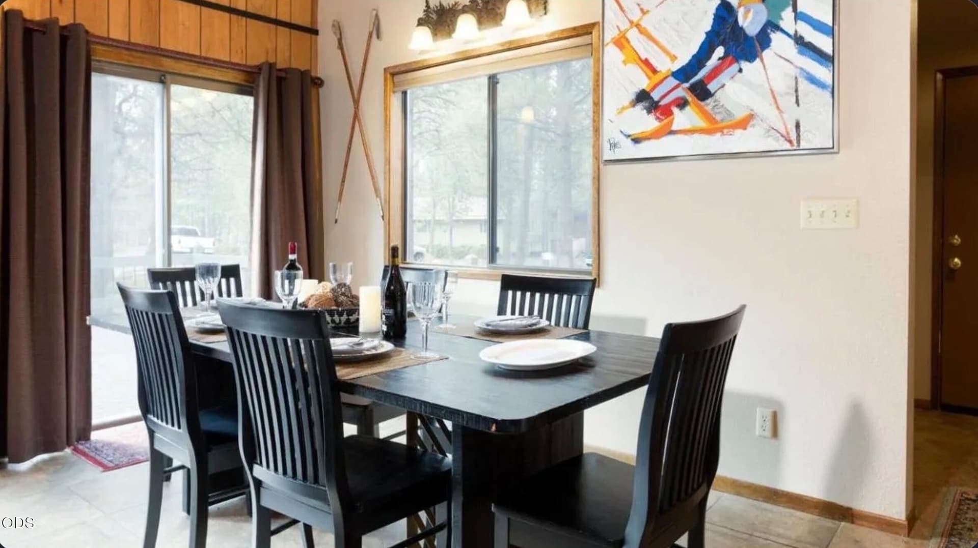Dining Area. Photo 4 of 24, 17900 Flat Top Lane Unit Lot 7, Sunriver, OR 97707