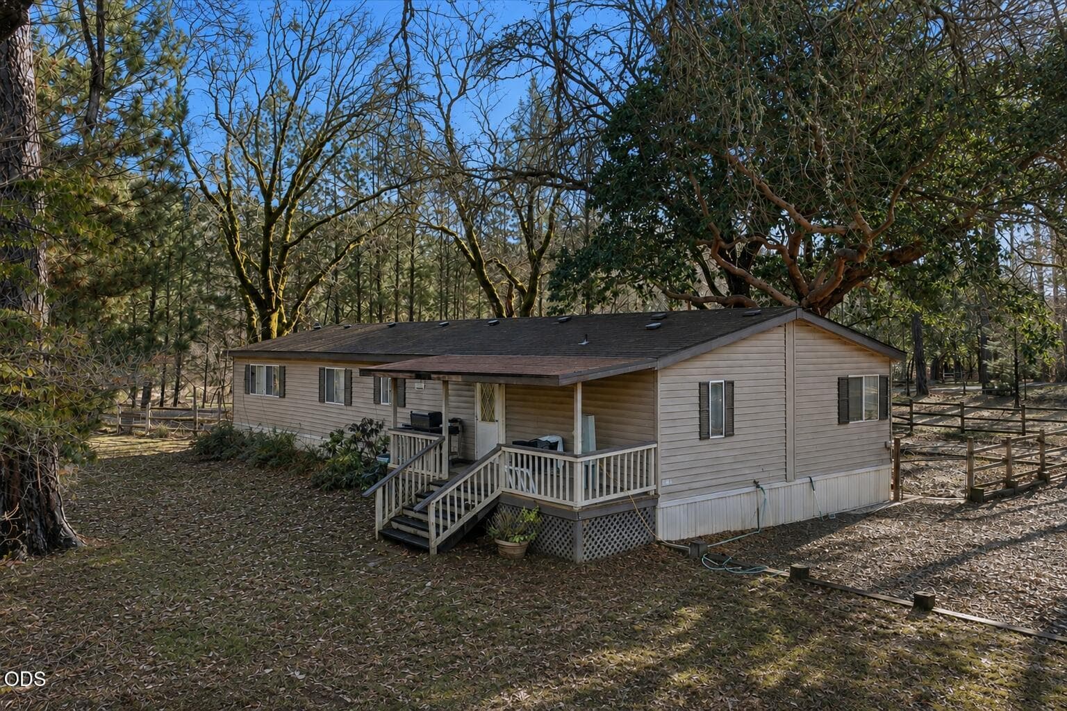 4. Photo 4 of 26, 1401 Upper River Road, Gold Hill, OR 97525
