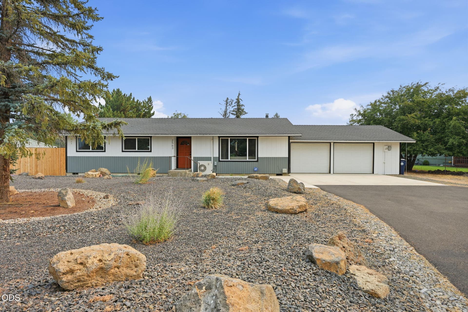 2563_Southwest_Cascade_Avenue_Redmond_00. Photo 1 of 21, 2563 SW Cascade Avenue, Redmond, OR 97756