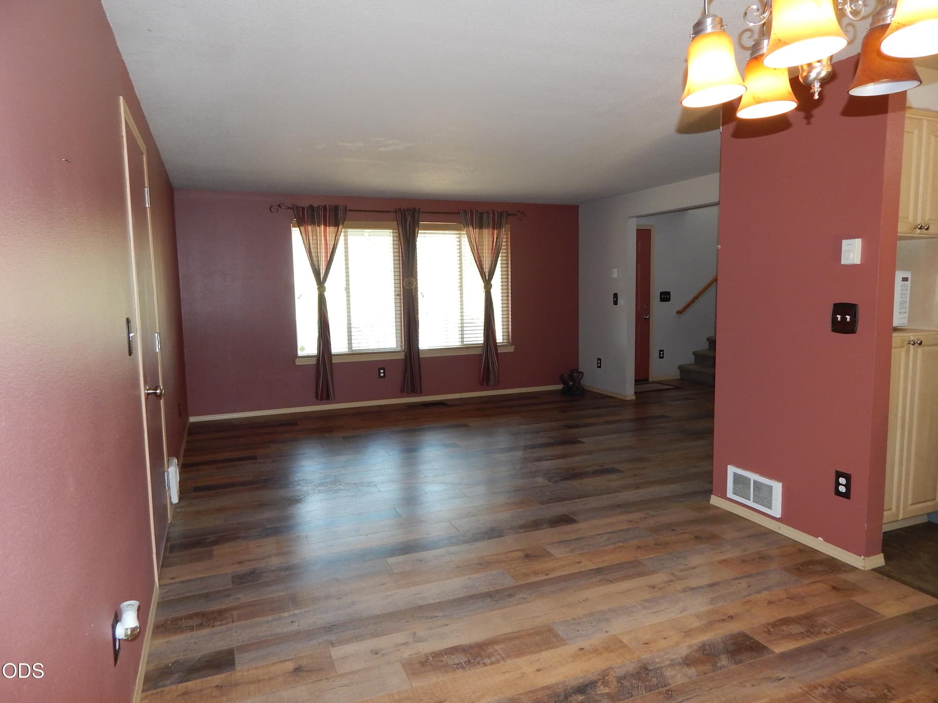from dining to living. Photo 5 of 51, 10 Quail Run Drive, Shady Cove, OR 97539