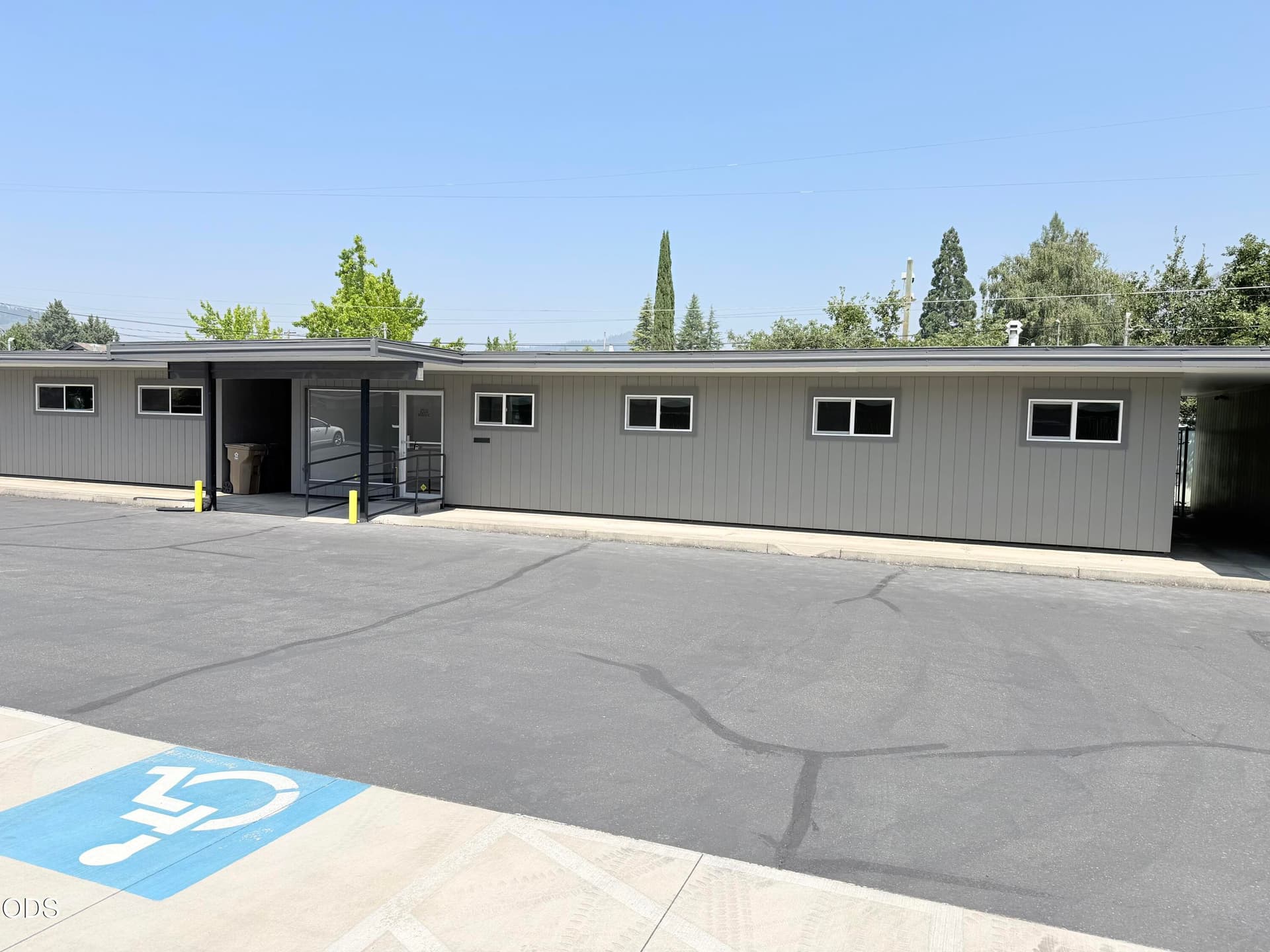 IMG_2387. Photo 2 of 25, 1201 NE 7th Street Unit C, Grants Pass, OR 97526