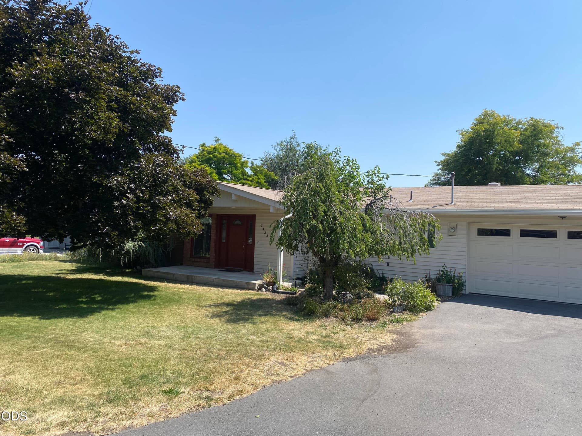 Front of Home. Photo 1 of 36, 2433 Redwood Drive, Klamath Falls, OR 97601