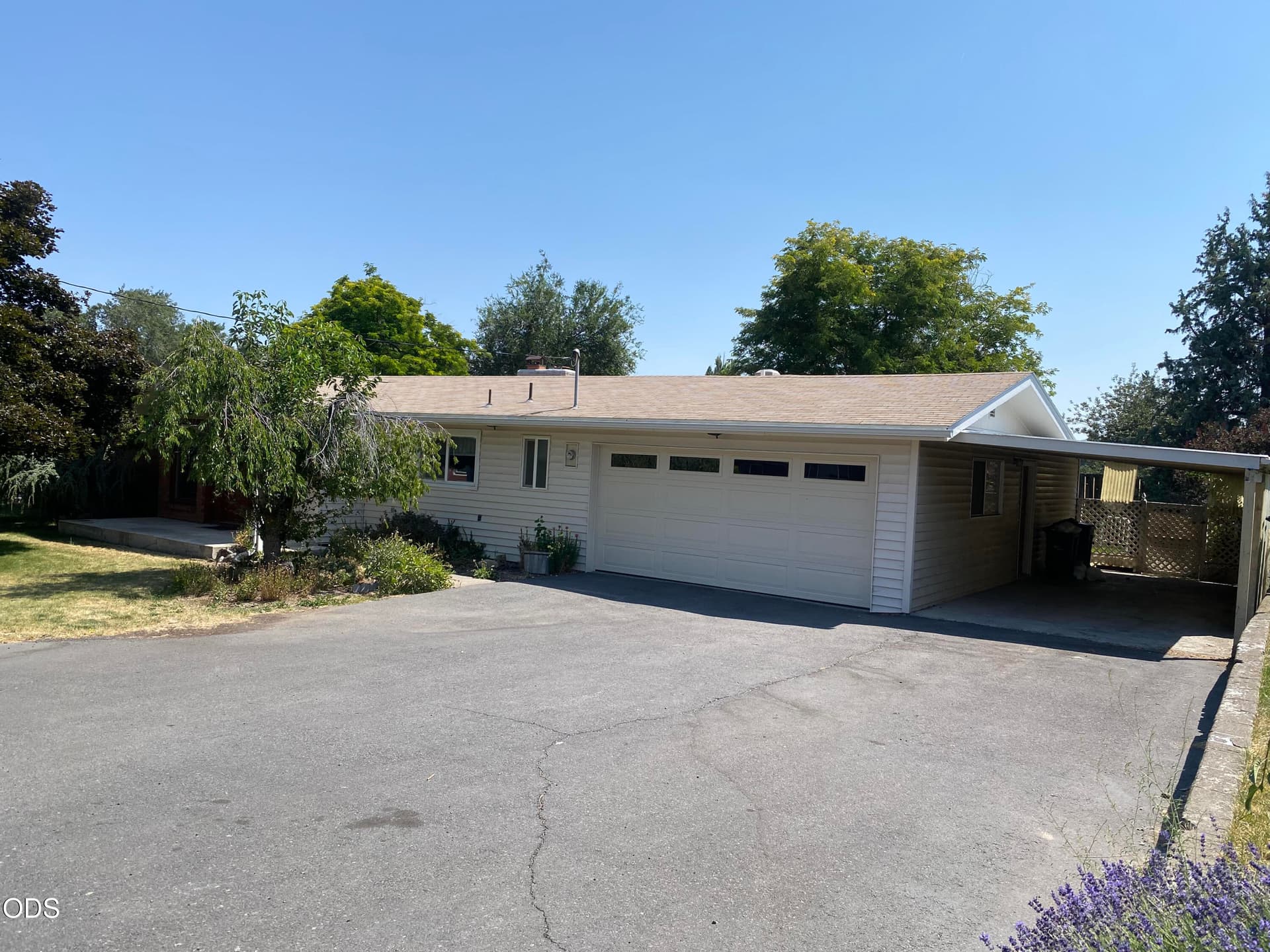 r2. Photo 3 of 36, 2433 Redwood Drive, Klamath Falls, OR 97601