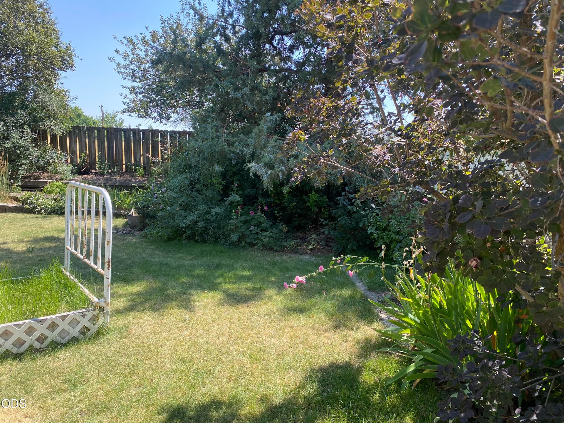 r6. Photo 5 of 36, 2433 Redwood Drive, Klamath Falls, OR 97601