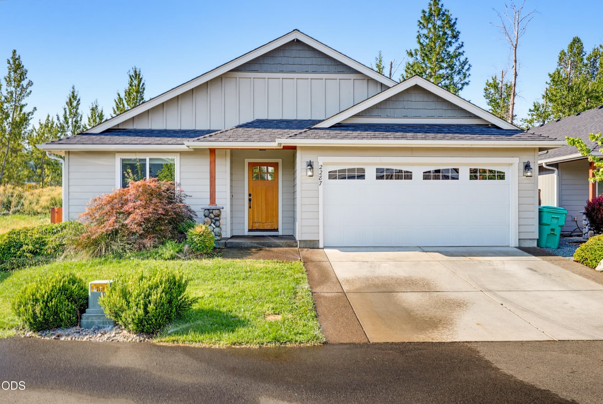 ApxEL00001. Photo 1 of 38, 2287 Evie Lane, Grants Pass, OR 97527