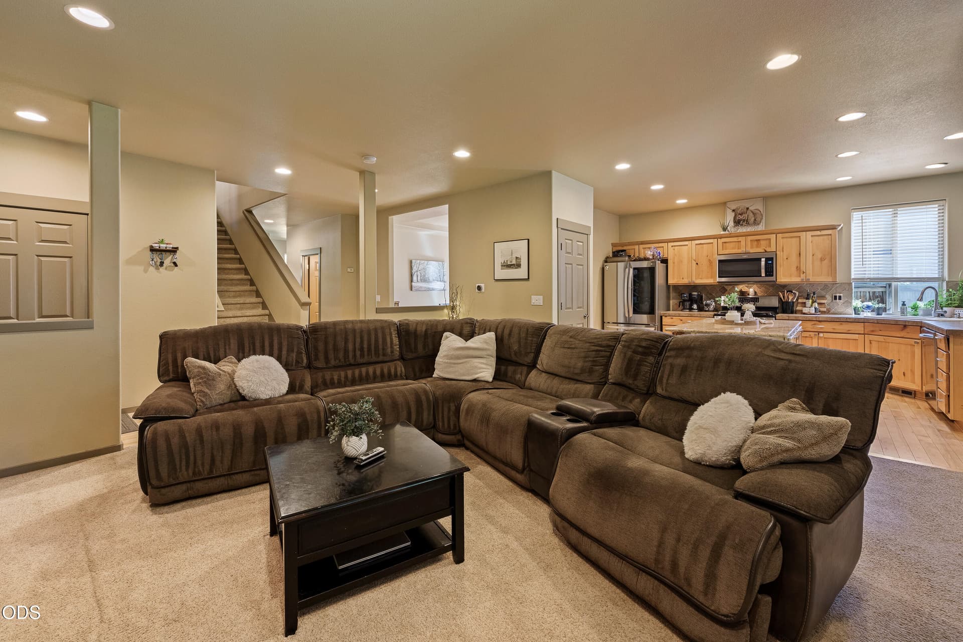 2. Photo 2 of 37, 21183 Ritz Place, Bend, OR 97702