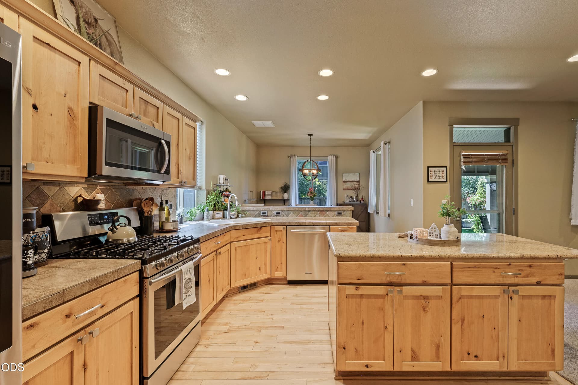 5. Photo 5 of 37, 21183 Ritz Place, Bend, OR 97702