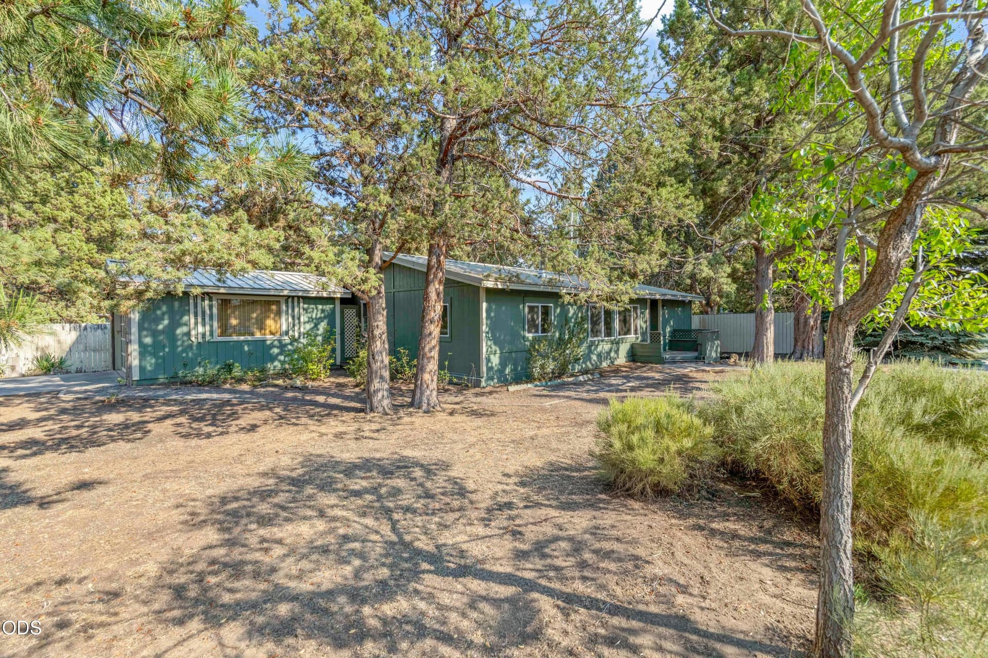 02. Photo 2 of 26, 1523 SE Bronzewood Avenue, Bend, OR 97702
