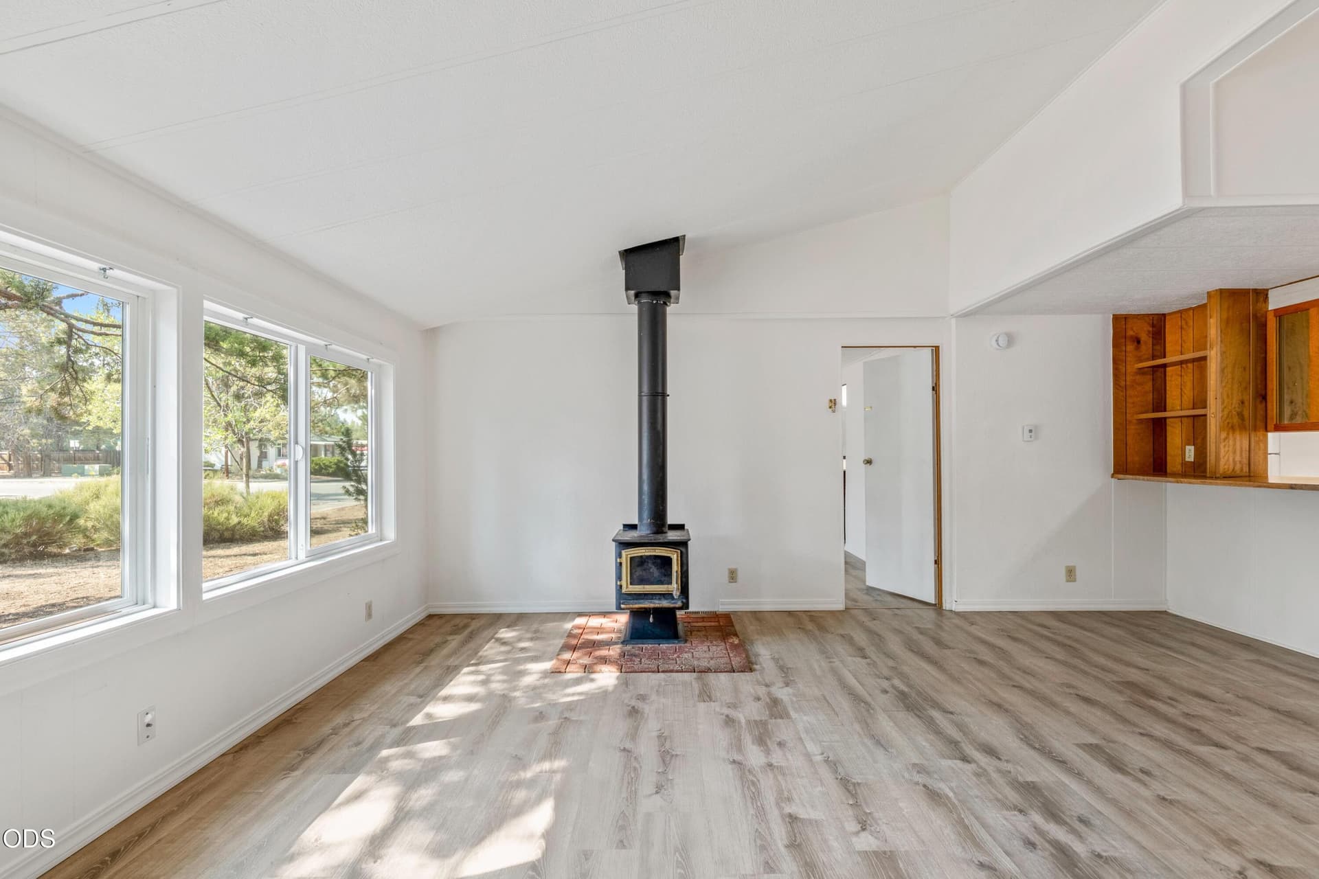 04. Photo 4 of 26, 1523 SE Bronzewood Avenue, Bend, OR 97702