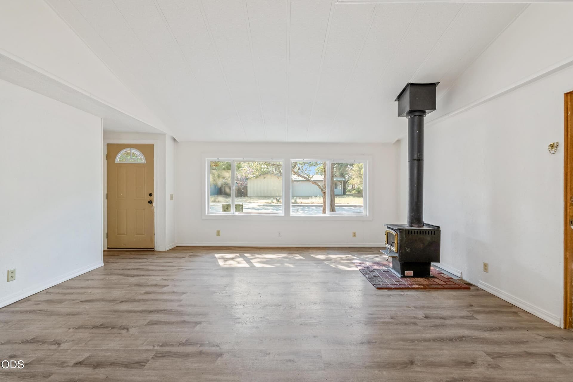 05. Photo 5 of 26, 1523 SE Bronzewood Avenue, Bend, OR 97702