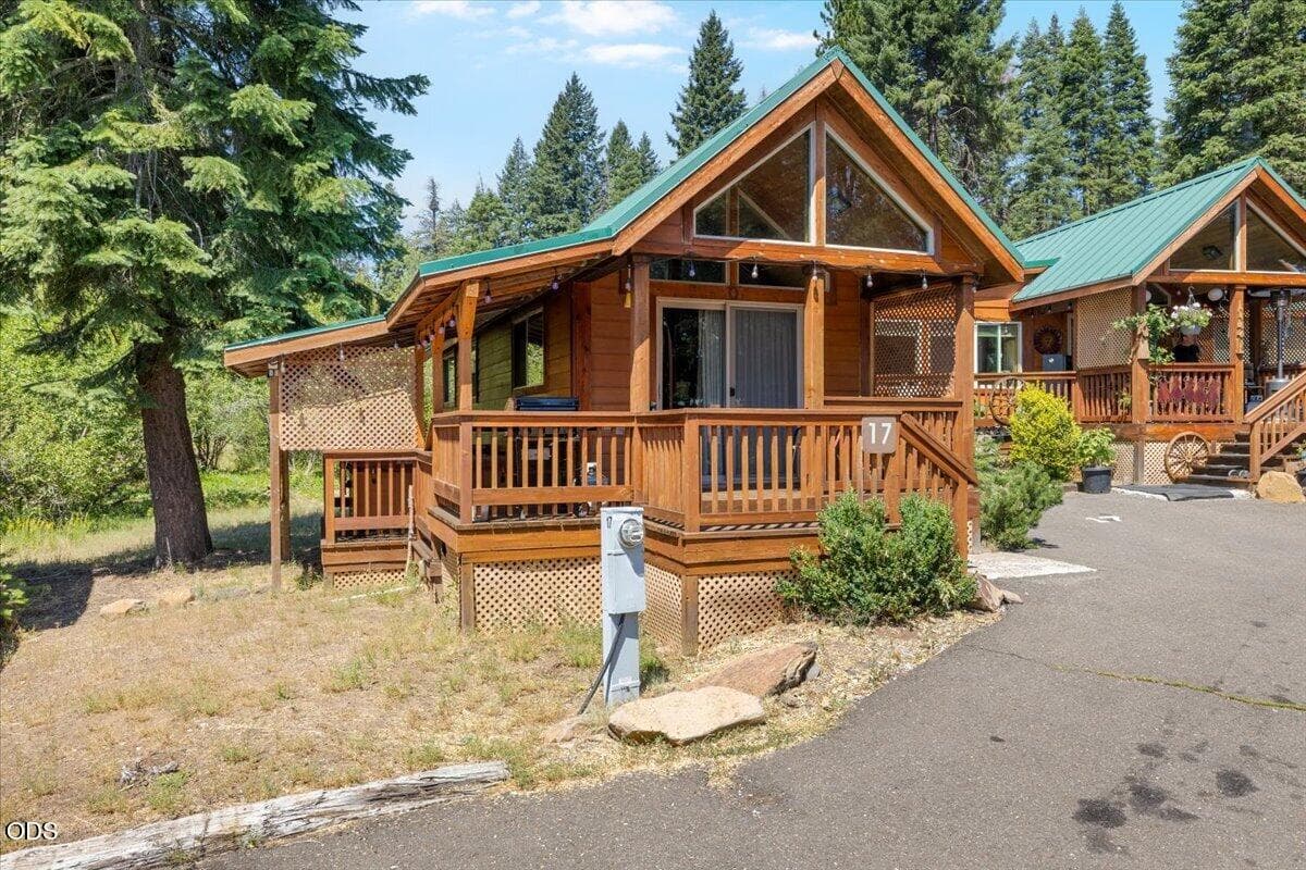 7900 Hyatt Prairie #17 front 2. Photo 2 of 10, 7900 Hyatt Prairie Road Unit # 17, Ashland, OR 97520