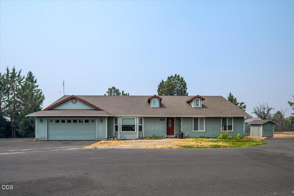 34-118 SW Bent Loop, Powell Butte-34. Photo 3 of 23, 118 SW Bent Loop, Powell Butte, OR 97753