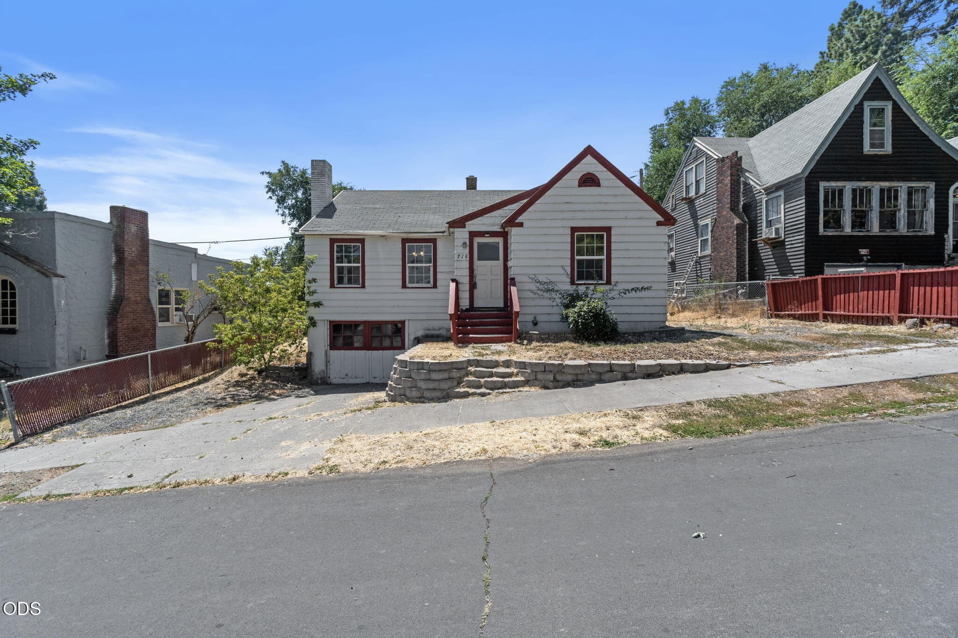 3-web-or-mls-DSC08055. Photo 2 of 38, 718 Roseway Drive, Klamath Falls, OR 97601