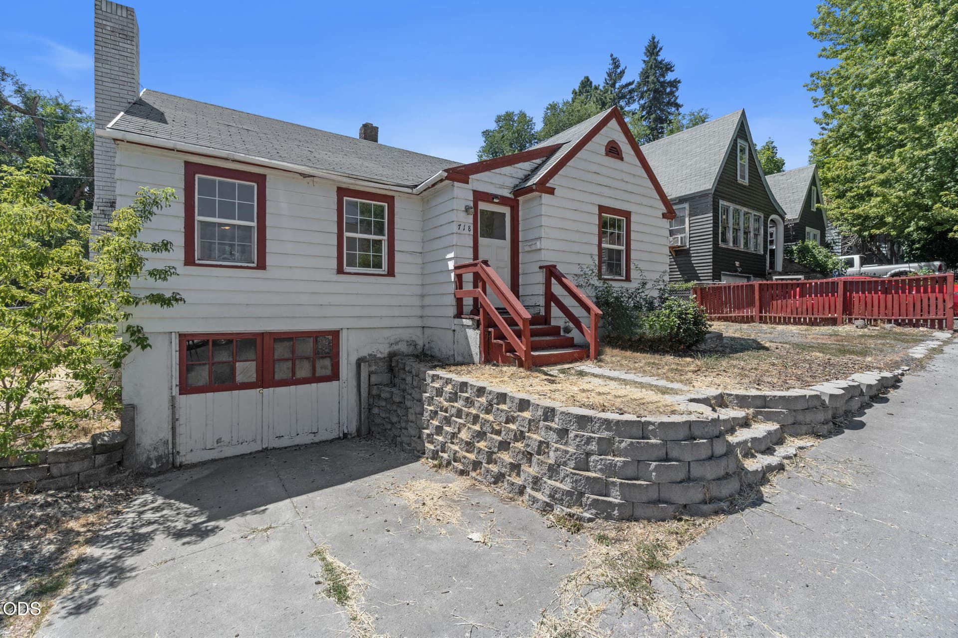 4-web-or-mls-DSC08075. Photo 3 of 38, 718 Roseway Drive, Klamath Falls, OR 97601