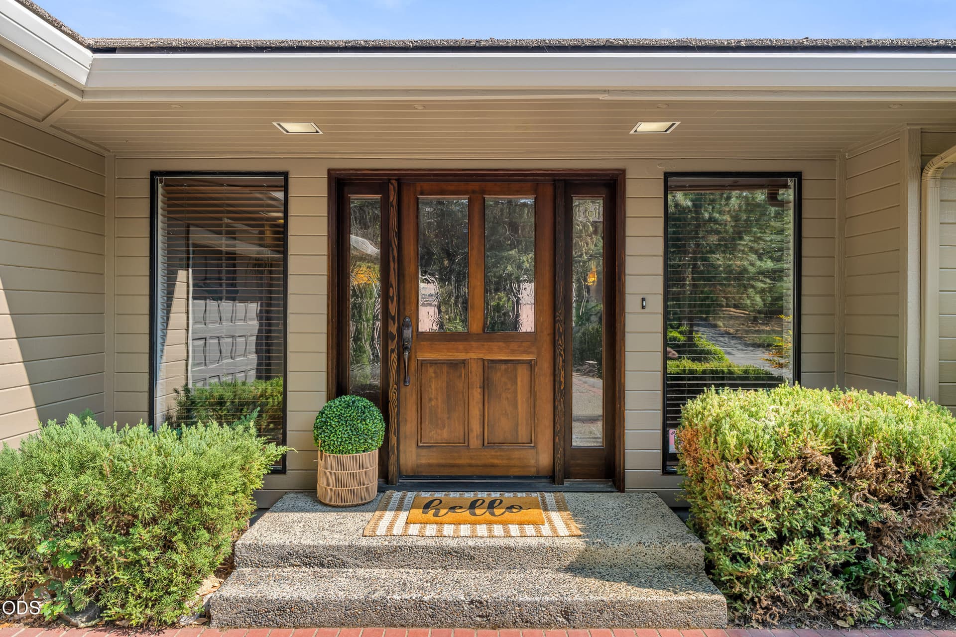 08-EXT (4 of 16). Photo 4 of 48, 1615 NW Olmar Drive, Grants Pass, OR 97526