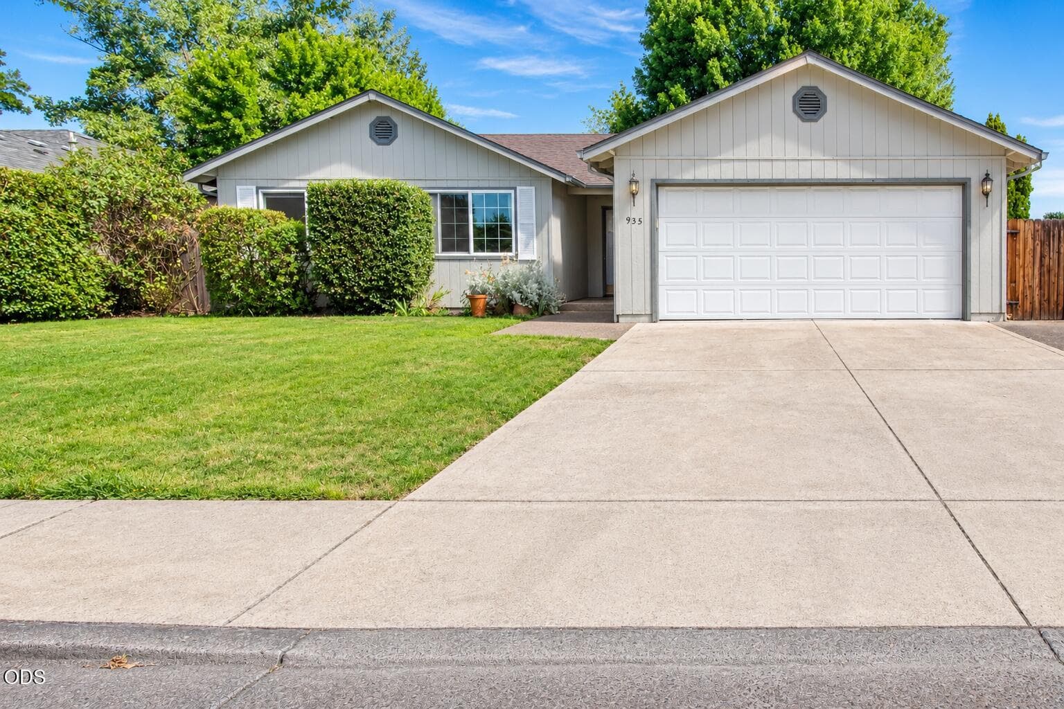 Aug 5, 2026, 09_46_16 PM. Photo 1 of 32, 935 Pittview Avenue, Central Point, OR 97502