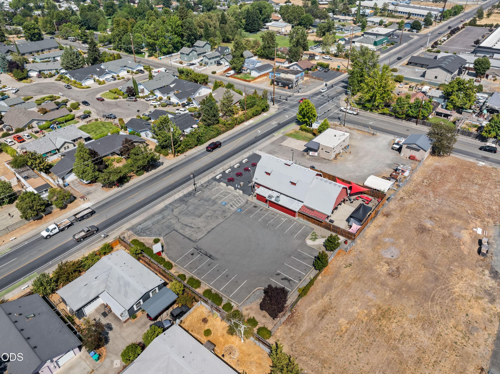 03-DRONE (3 of 6). Photo 4 of 40, 2039 Redwood Avenue, Grants Pass, OR 97527