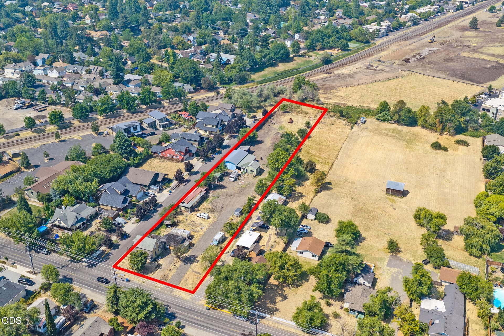 ApxNM00003. Photo 1 of 4, 219 N Mountain Avenue, Ashland, OR 97520