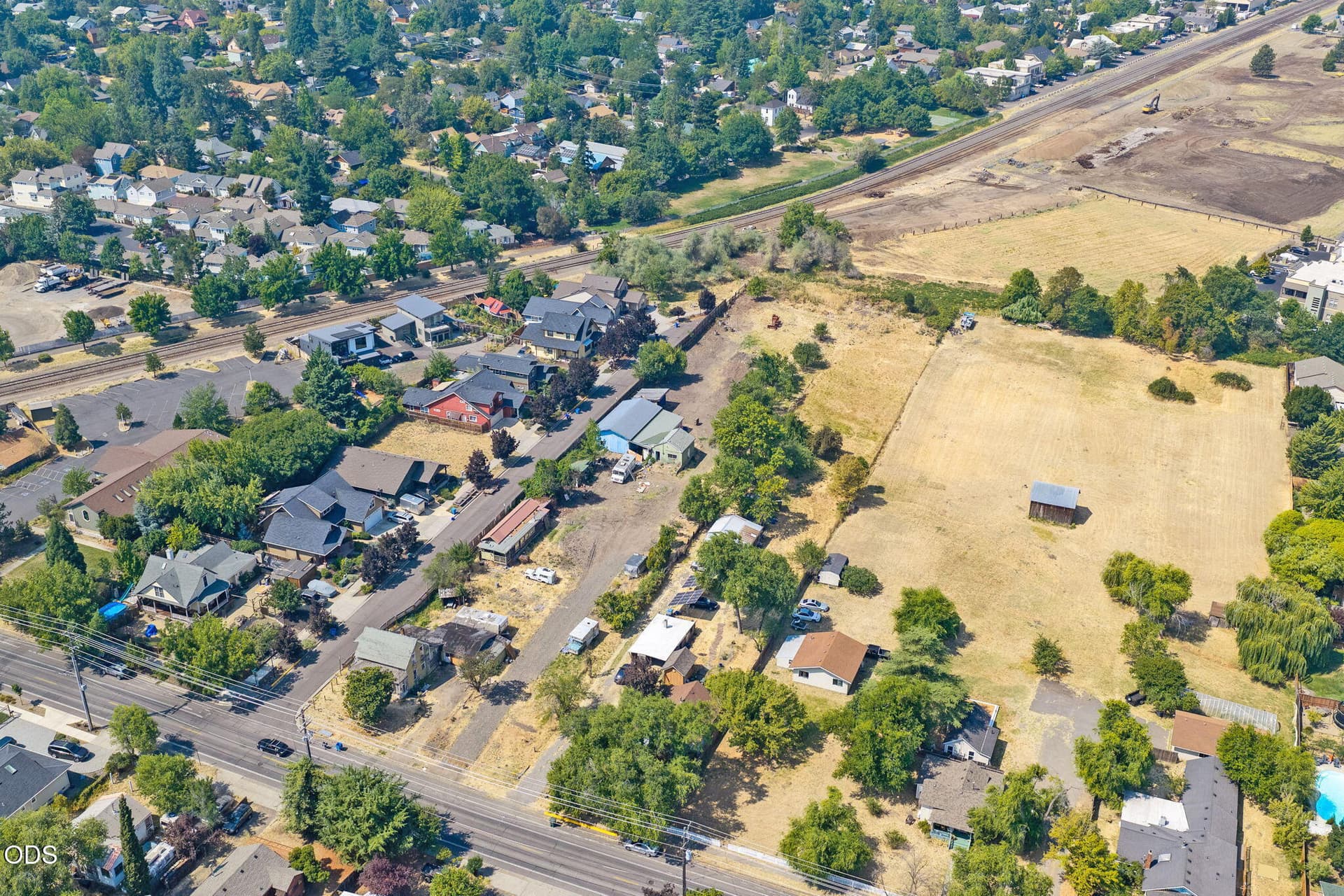 ApxNM00002. Photo 4 of 4, 219 N Mountain Avenue, Ashland, OR 97520