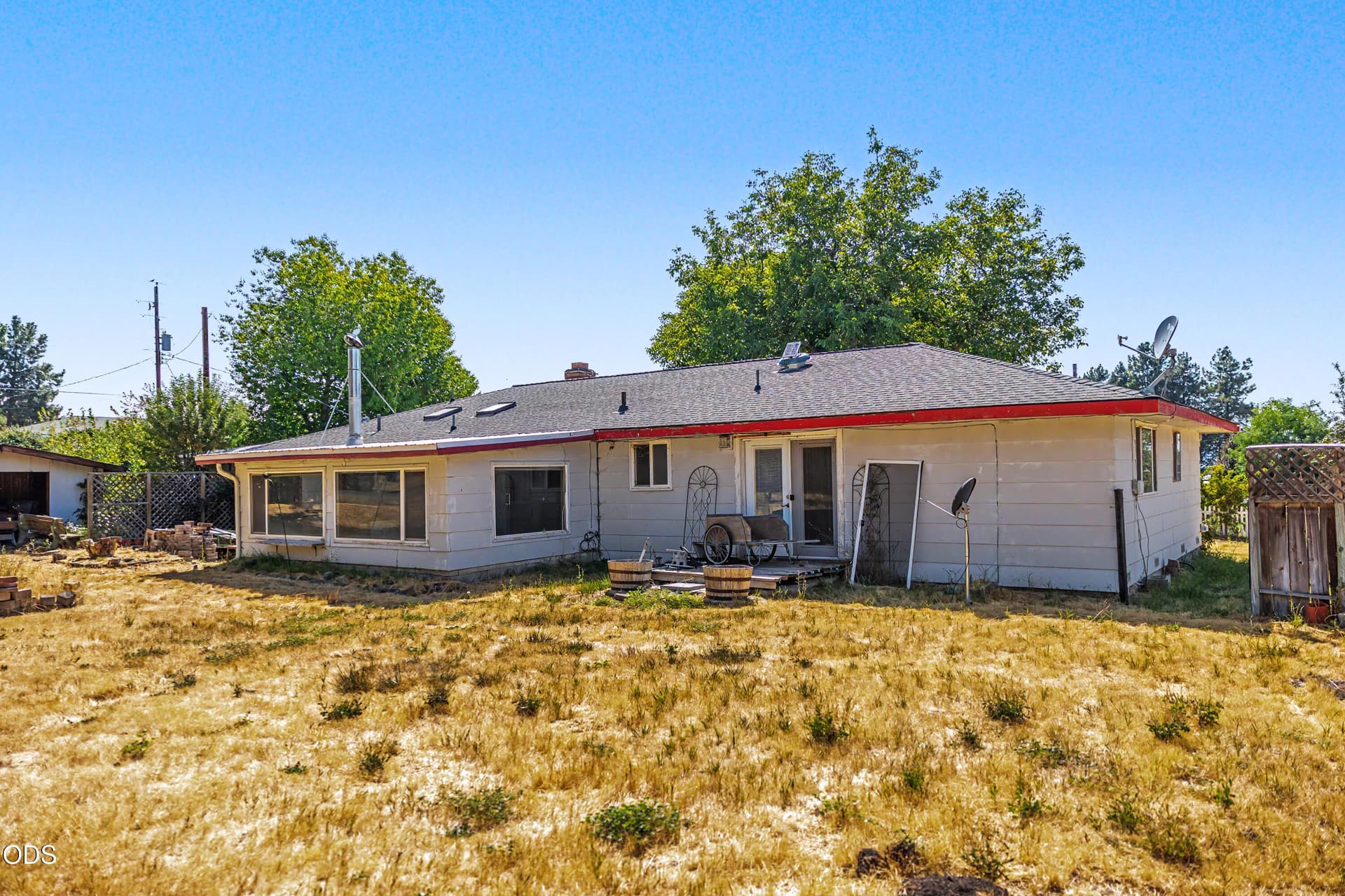 34_135Leach. Photo 4 of 41, 135 Leach Drive, Midland, OR 97634