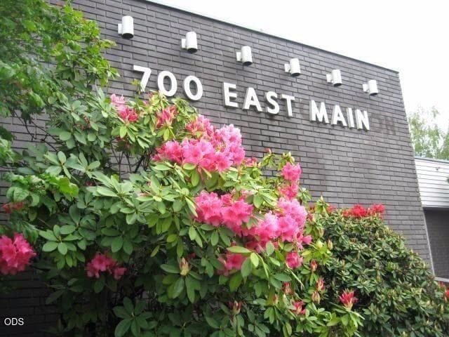 1. Photo 1 of 6, 700 E Main Street Unit 102, Medford, OR 97504