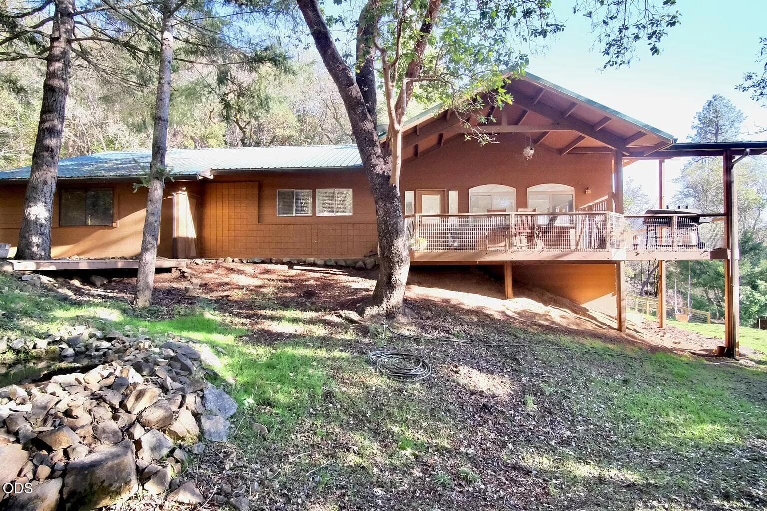 2. Photo 2 of 36, 2595 E Evans Creek Road, Rogue River, OR 97537