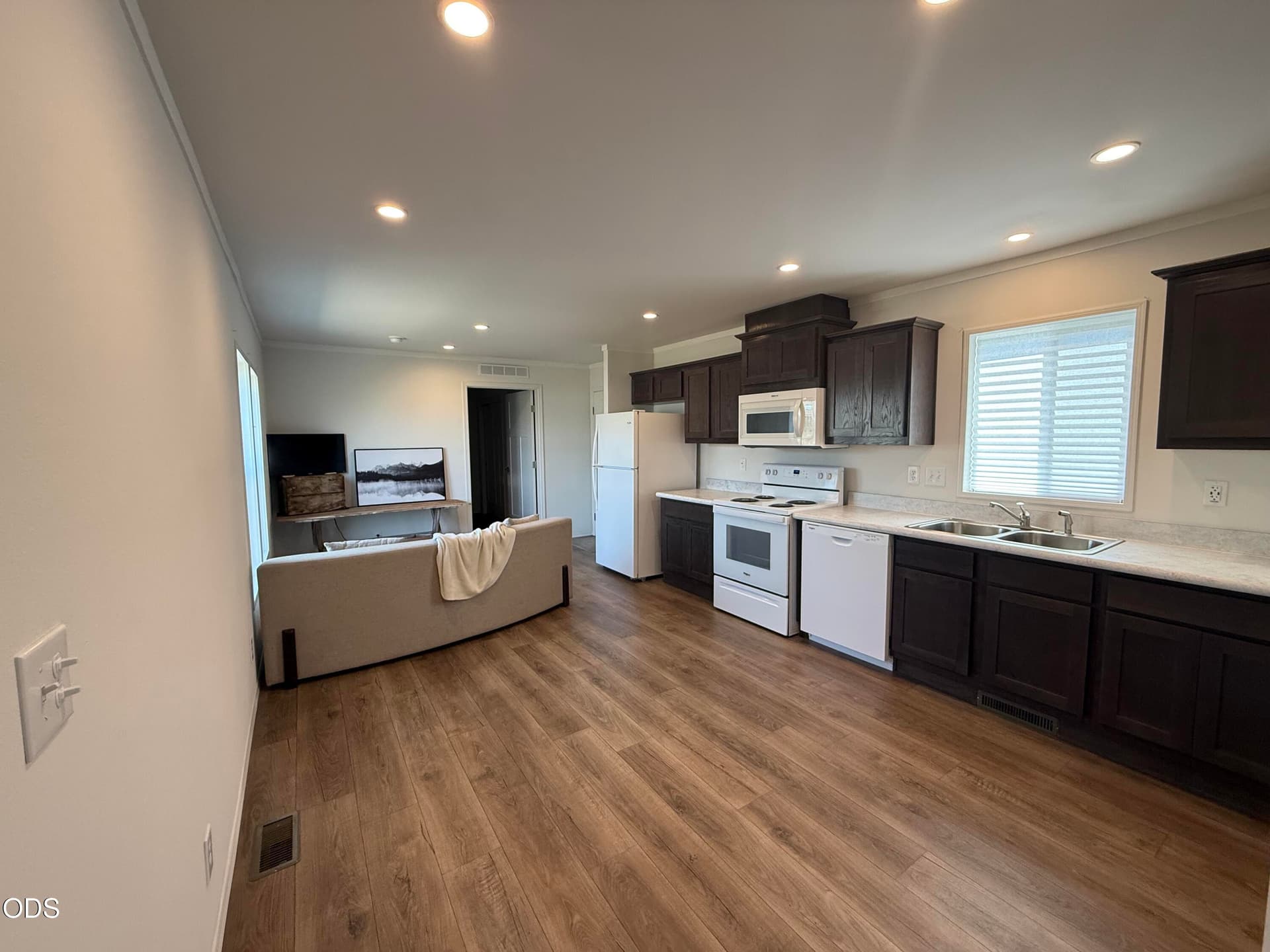 5 460 Arnos #87. Photo 4 of 17, 460 Arnos Street Unit 87, Talent, OR 97540