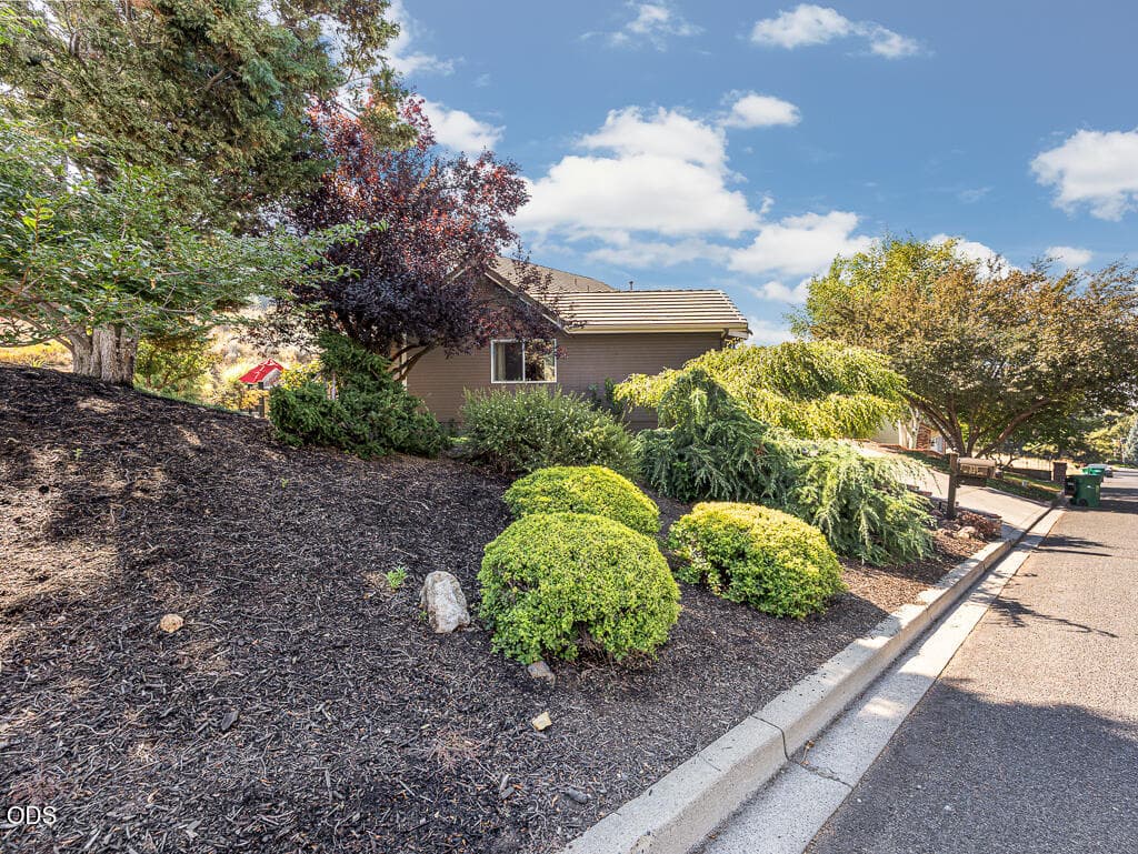 Mountain View-5. Photo 5 of 45, 335 Mountain View Boulevard, Klamath Falls, OR 97601