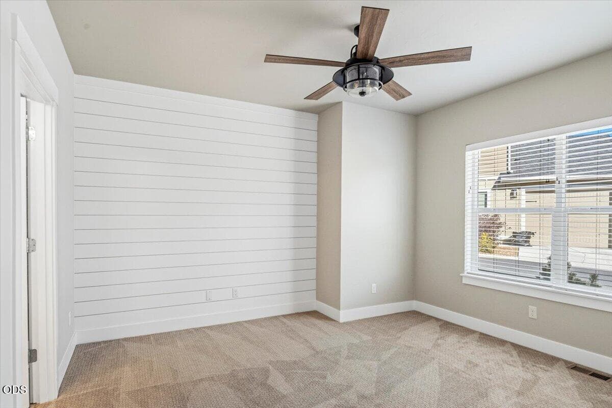 Primary Bedroom. Photo 4 of 38, 2755 SW Greens Boulevard Unit APT 17, Redmond, OR 97756