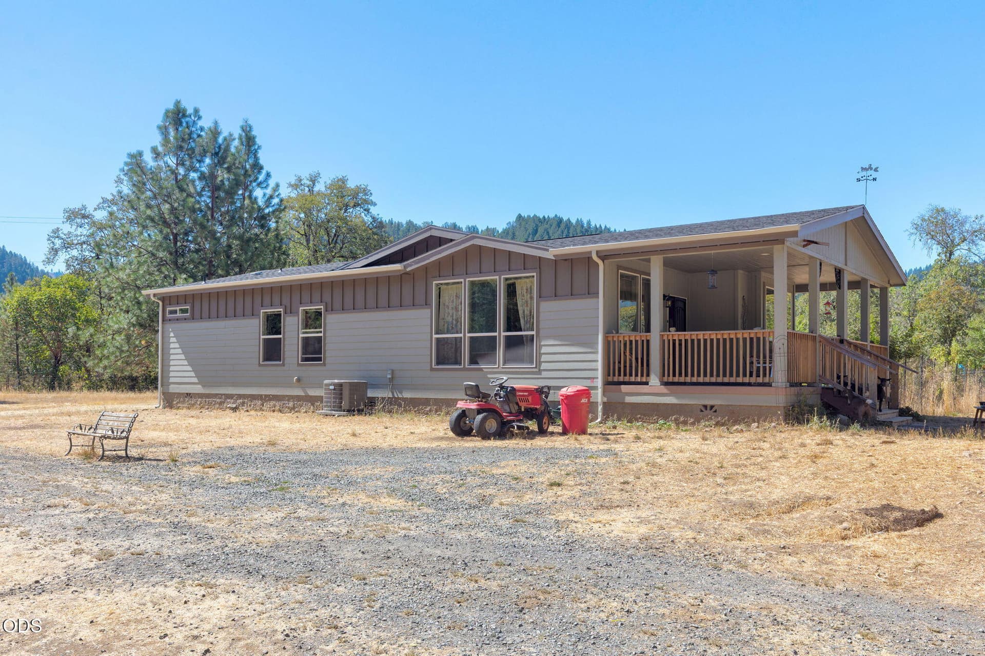 25-web-or-mls-105-dog-creek-rd. Photo 4 of 49, 105 Dog Creek Road, Wolf Creek, OR 97497