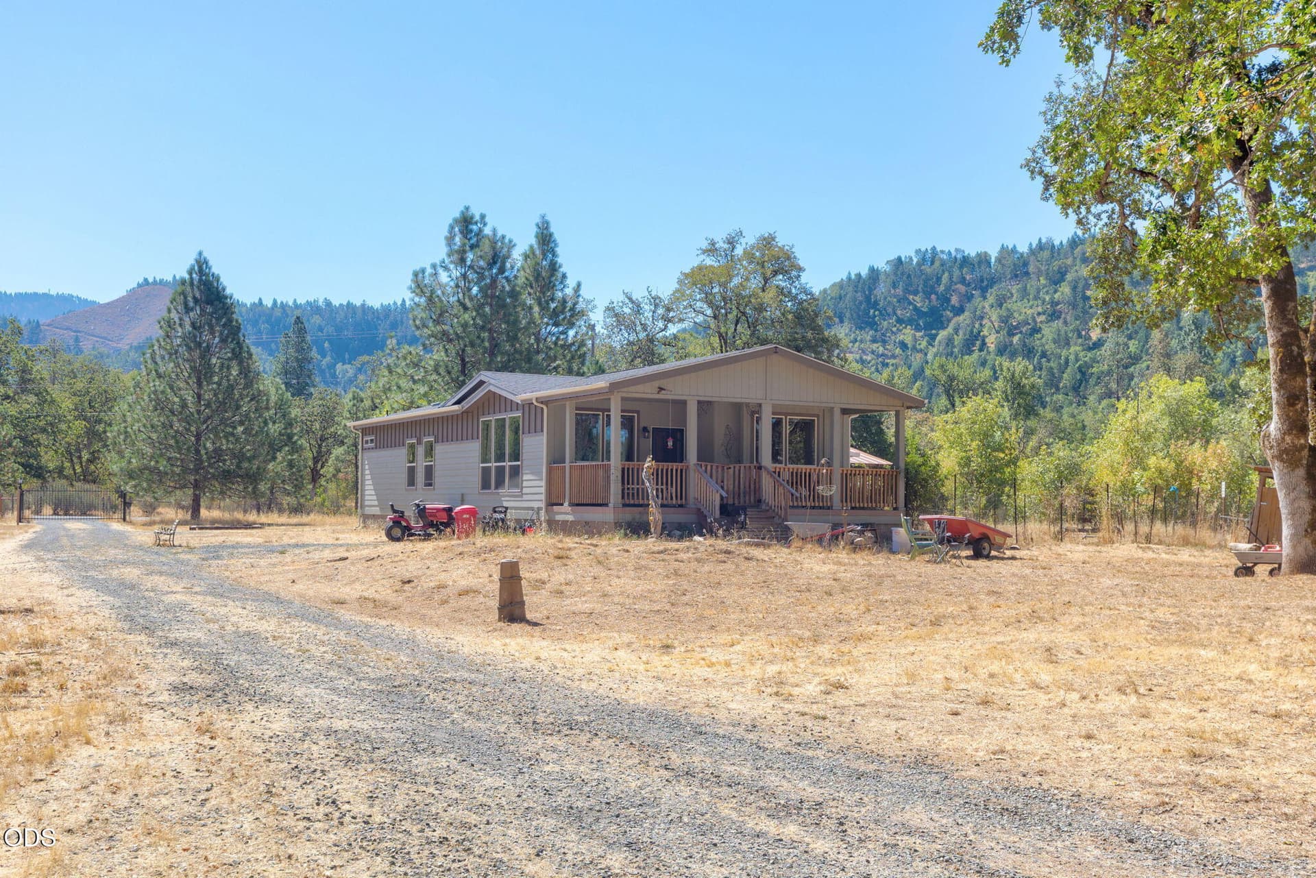 28-web-or-mls-105-dog-creek-rd. Photo 3 of 49, 105 Dog Creek Road, Wolf Creek, OR 97497