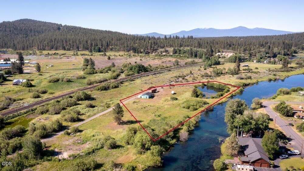 6. Photo 4 of 24, 308 S Klamath Avenue, Chiloquin, OR 97624
