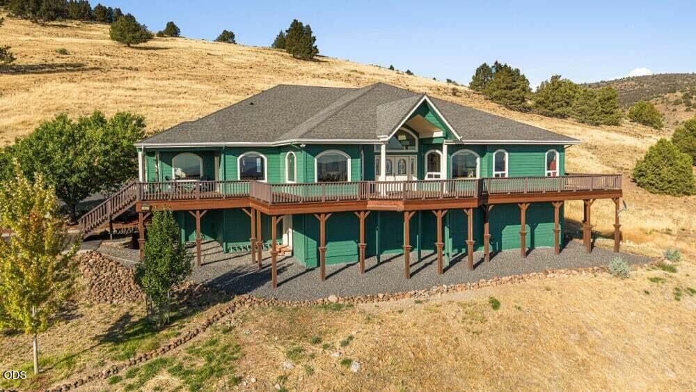 p01. Photo 2 of 58, 3427 Plum Hill Road, Klamath Falls, OR 97601