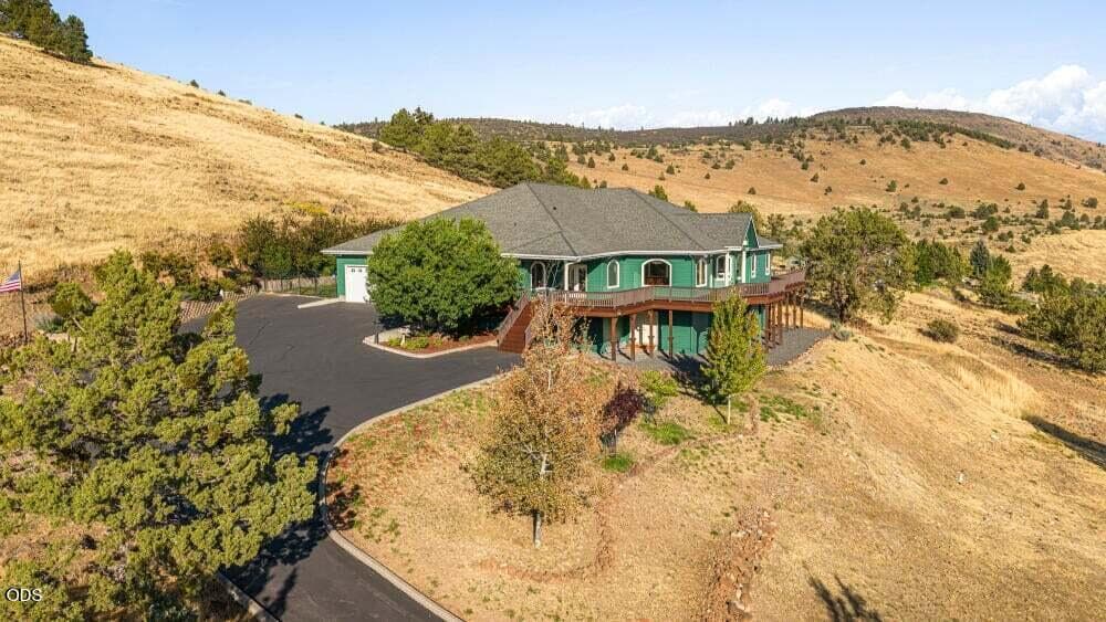 p03. Photo 4 of 58, 3427 Plum Hill Road, Klamath Falls, OR 97601