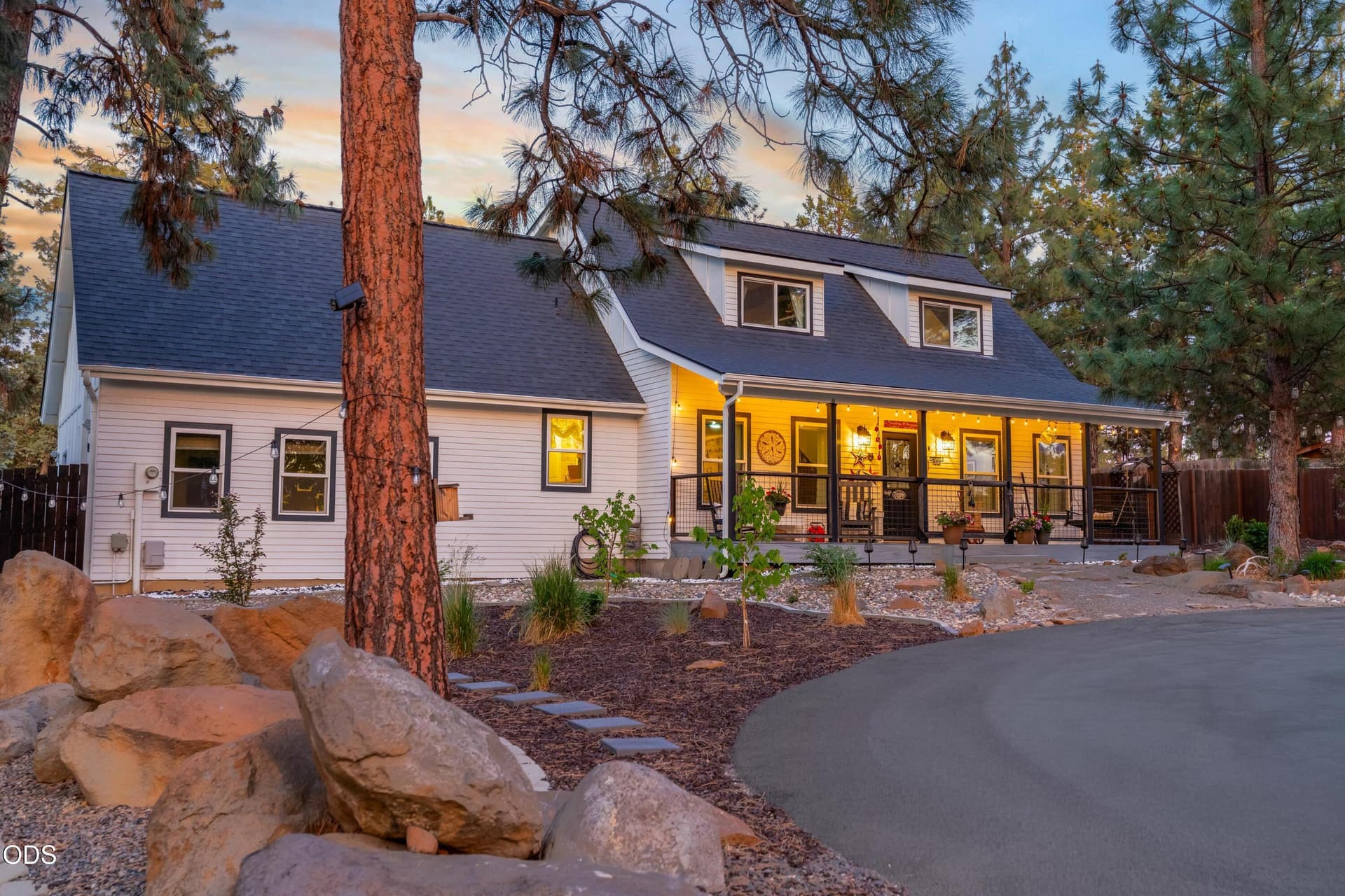 1. Photo 2 of 52, 70116 Appaloosa Drive, Sisters, OR 97759