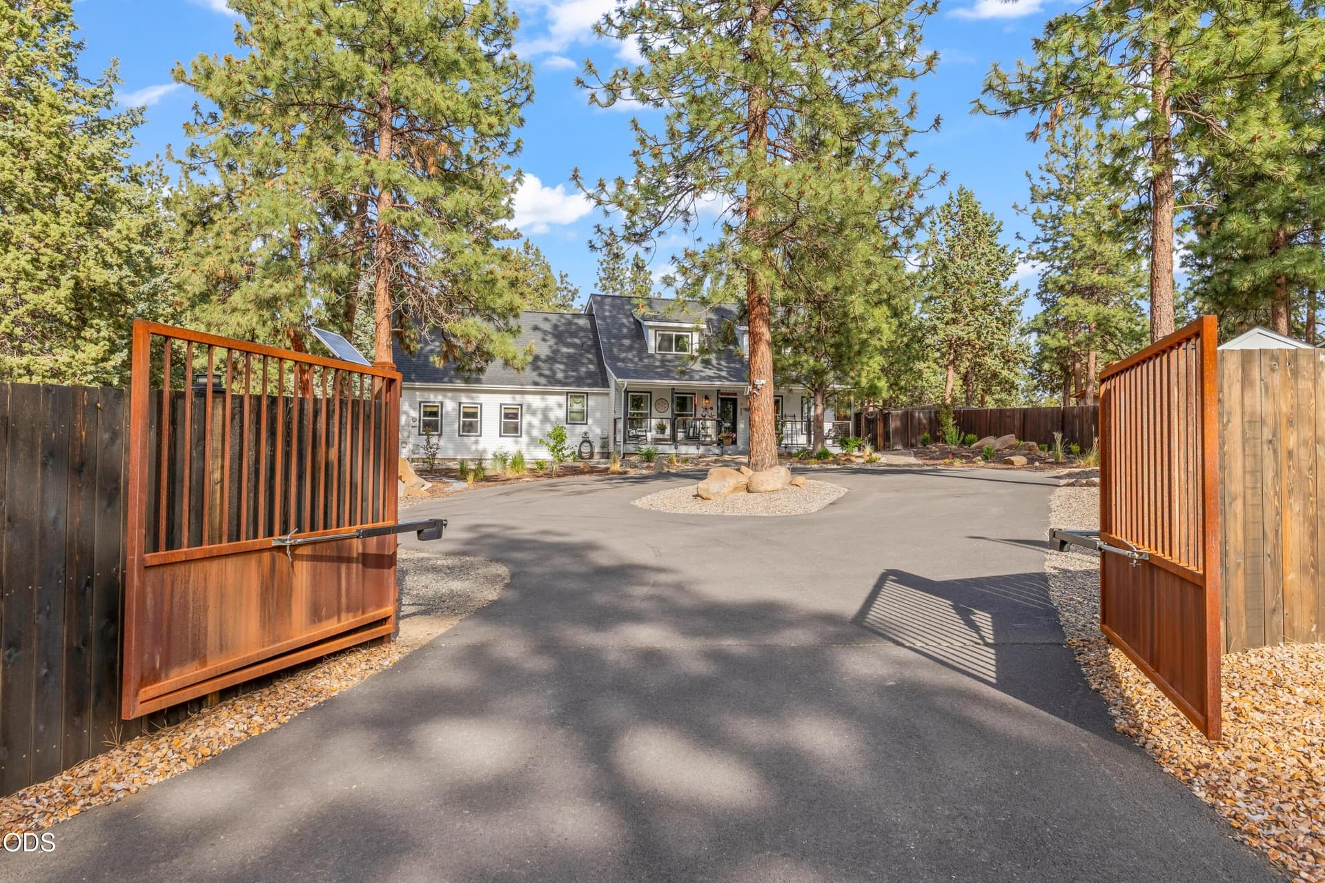 4. Photo 5 of 52, 70116 Appaloosa Drive, Sisters, OR 97759