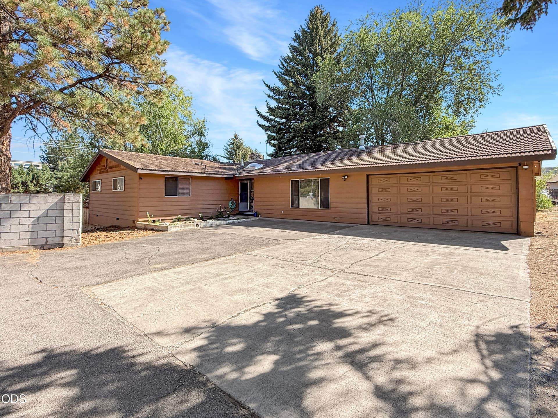 e8e782818045fa3db7fb32ae4aa817fa2667d11b. Photo 1 of 41, 2640 NE 8th Street, Bend, OR 97701