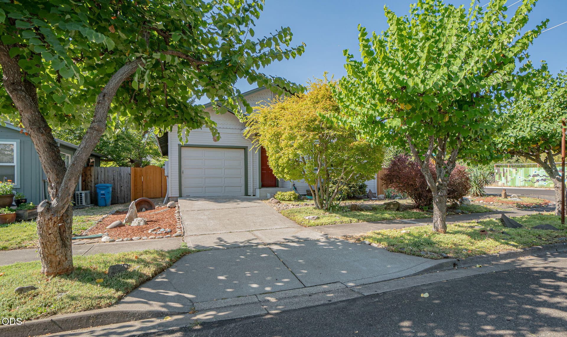 7-web-or-mls-DSC02454-HDR. Photo 2 of 18, 1302 Mill Pond Road, Ashland, OR 97520