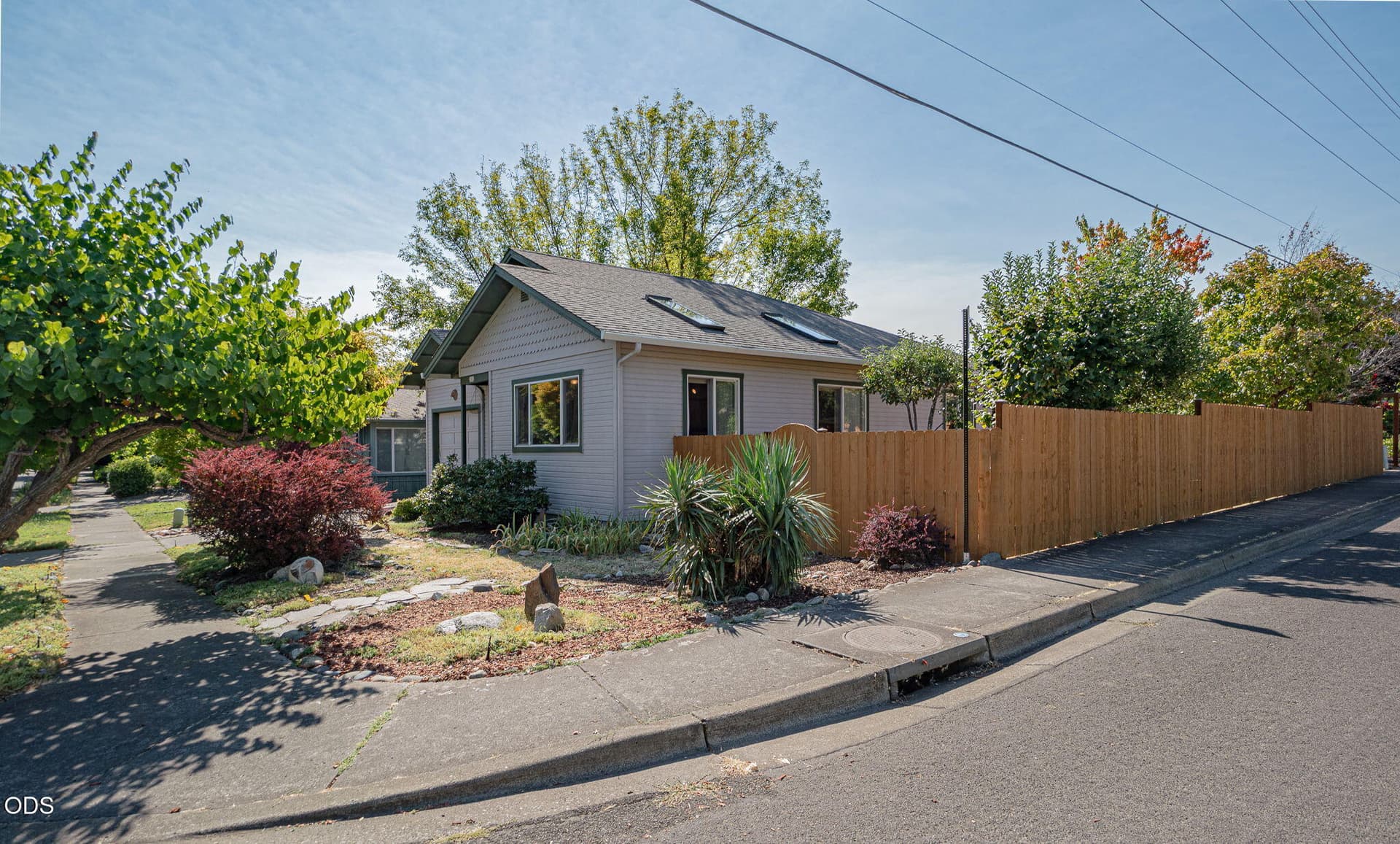 10-web-or-mls-DSC02493-HDR. Photo 4 of 18, 1302 Mill Pond Road, Ashland, OR 97520