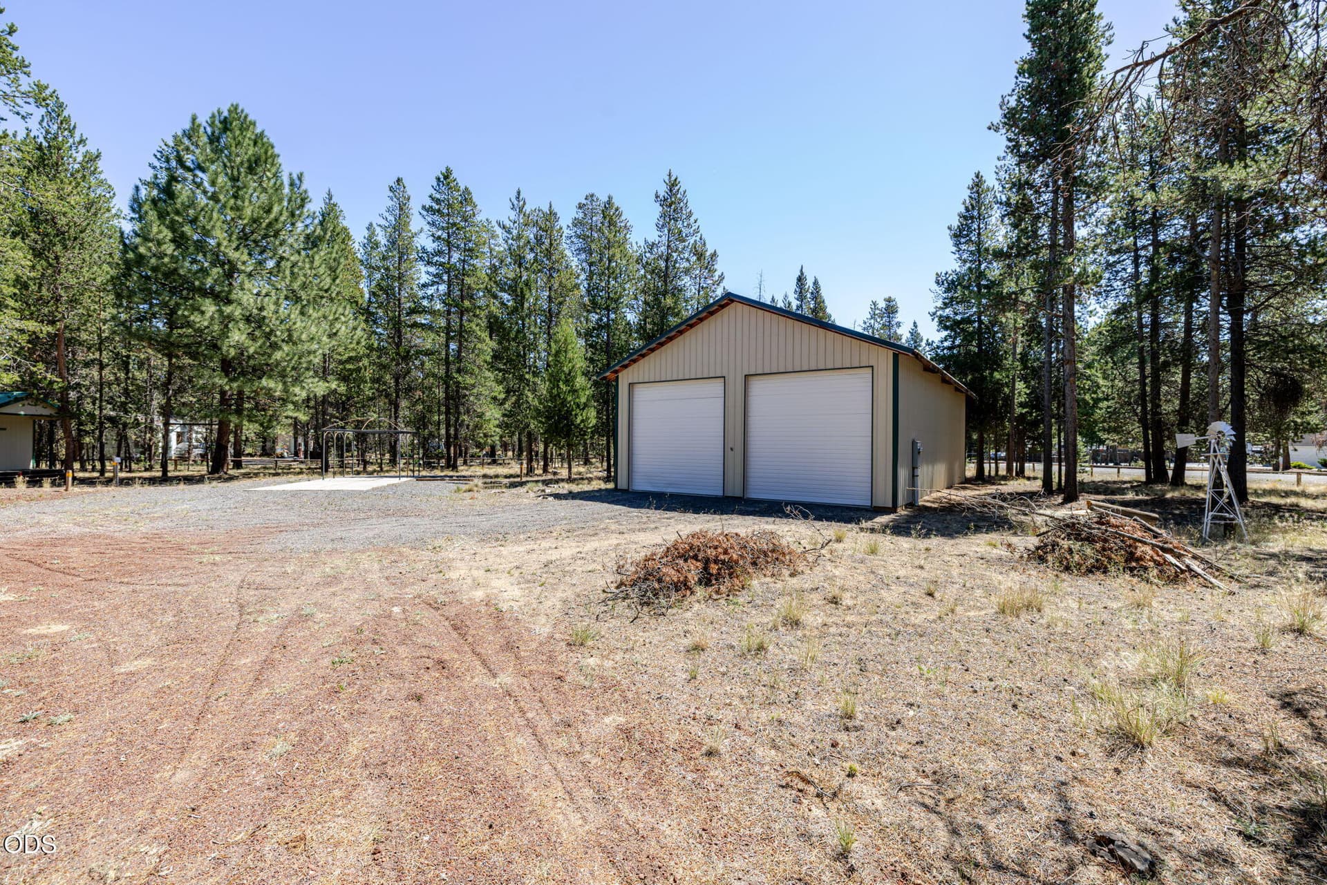 19-web-or-mls-Tyler_Phillips_Photography. Photo 4 of 22, 53316 Holtzclaw Road, La Pine, OR 97739